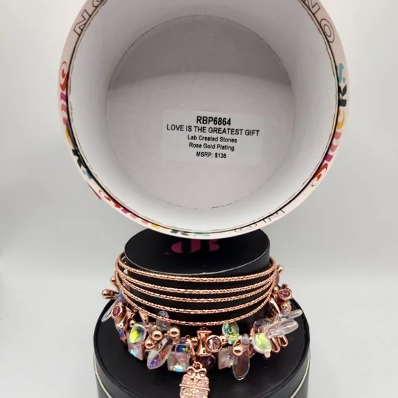 Bomb Party 2023 Holiday Stacks Love Is The Greatest Gift Bracelet RBP6864 NIB - Picture 2 of 8